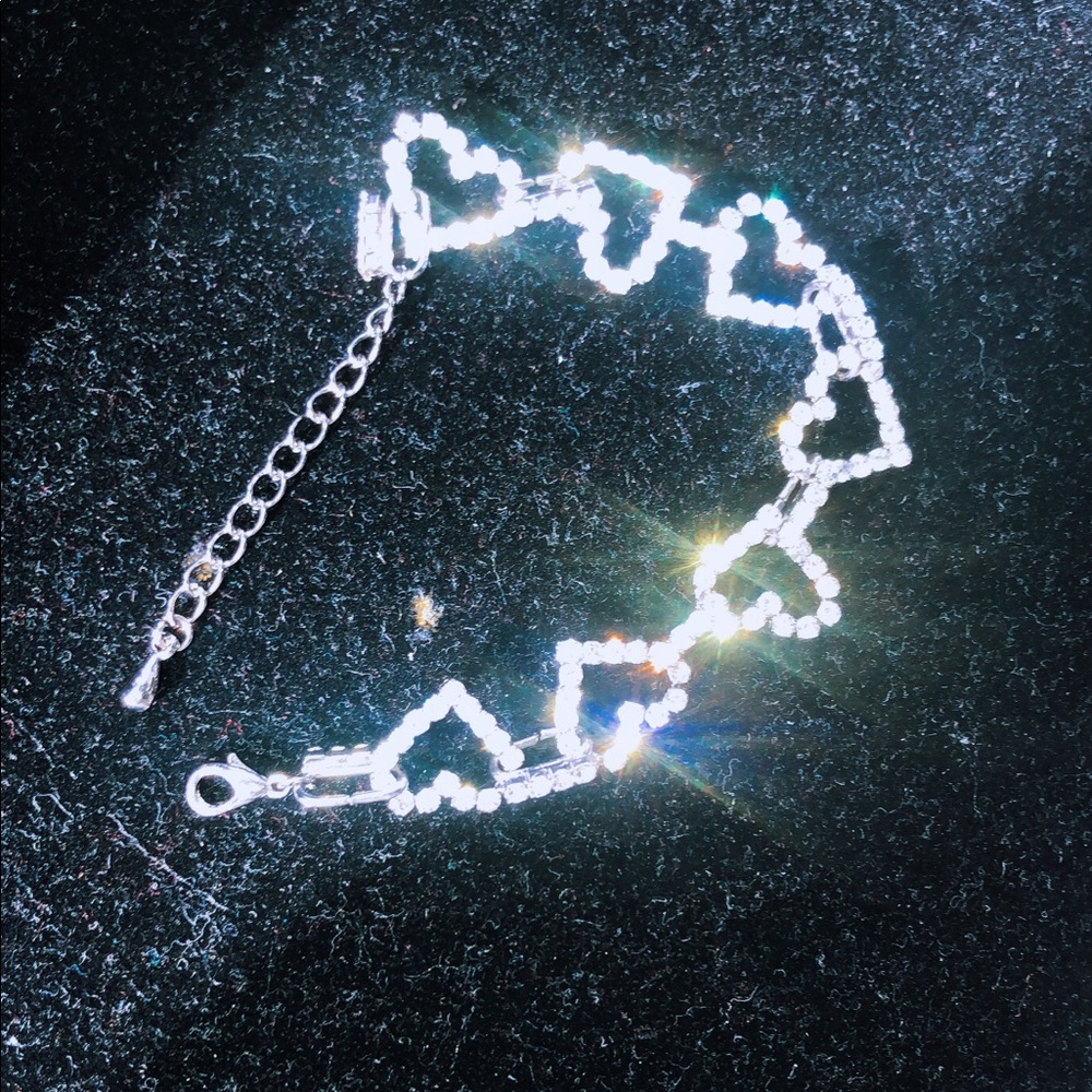 T&J Designs Silver Link Heart Bracelet - Picture 4 of 5